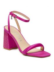 Guess Sandały FLJGL2 SAT03 Różowy. Czerwone sandały Guess, z aplikacjami, z materiału, bez obcasa, na słupku, bez zapięcia. Za 579.99 zł.