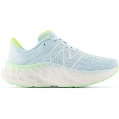 Buty damskie New Balance Fresh Foam More v4 WMORCK4 – niebieskie. Niebieskie obuwie sportowe New Balance, z syntetyku, bez zapięcia, do biegania. Za 349.99 zł.