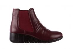 Botki Bayla-196 AVCILAR-01 D75 Bordo 196034, Bordowy, Skóra naturalna - 36. Czerwone botki Bayla, bez wzorów, z gumy, bez obcasa, na koturnie, bez zapięcia. W wyprzedaży za 134.10 zł.