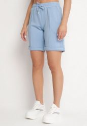 Jasnoniebieskie Klasyczne Szorty z Gumką w Pasie i Wsuwanymi Kieszeniami Cadenzara. Niebieskie szorty Born2be, bez wzorów, eleganckie. Za 34.99 zł.