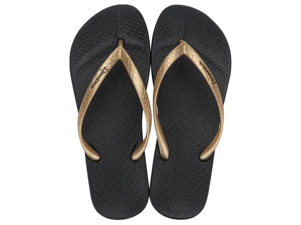 Klapki damskie Ipanema Anatomica Tan. Czarne klapki Ipanema, bez wzorów, z materiału, bez obcasa. Za 62.99 zł.