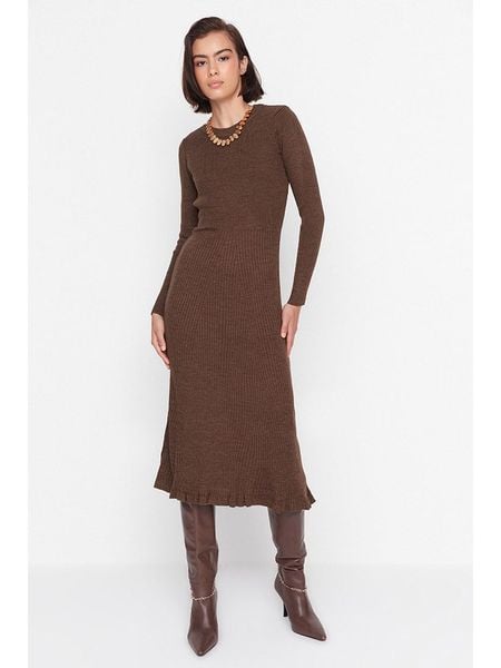 Trendyol Sukienka dzianinowa w kolorze brązowym rozmiar: S. Brązowe sukienki Trendyol, s, bez wzorów, z dzianiny, bez kołnierzyka, bez ramiączek, midi. Za 78.66 zł.