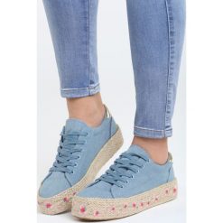 Niebieskie Espadryle Life Force. Niebieskie espadryle Born2be, bez wzorów, bez obcasa, na platformie, bez zapięcia. Za 29.99 zł.
