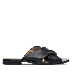 Klapki Caprice. Czarne klapki Caprice, bez wzorów, bez obcasa. Za 299.99 zł.