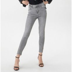 Jeansy push up - Szary. Jeansy House. Za 99.99 zł.