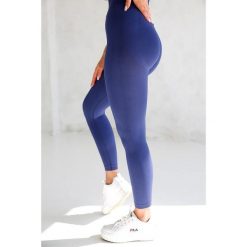 Legginsy bezszwowe push up damskie Squat navy 2skin. Niebieskie legginsy 2SkIN, bez wzorów, z podwyższonym stanem. W wyprzedaży za 189.00 zł.
