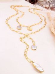 Pierres delicates Naszyjnik z zawieszką - dł. 50 cm rozmiar: onesize. Białe naszyjniki Pierres delicates, z perłą, z mosiądzu. Za 56.99 zł.