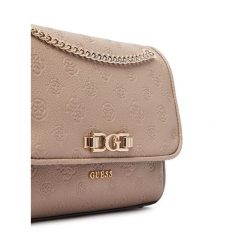 Torebka Guess. Brązowe listonoszki Guess, z aplikacjami, bez dodatków. Za 659.99 zł.