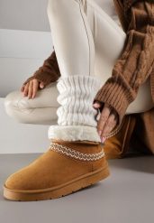 Brązowe Rustykalne Śniegowce z Imitacji Zamszu z Haftem i Futerkiem Zetilda. Brązowe trapery i śniegowce Renee, z dzianiny. Za 99.99 zł.