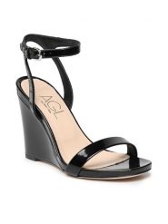 AGL Sandały Demi D676005PHPLUME0000 Czarny. Czarne sandały AGL, bez wzorów, z lakierowanej skóry, bez obcasa, na koturnie, bez zapięcia. Za 2,299.00 zł.