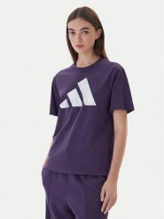 Adidas T-Shirt Holiday Metallic Graphic JV8527 Fioletowy Regular Fit. Fioletowe t-shirty Adidas, m, bez wzorów, z bawełny, bez kołnierzyka, bez ramiączek. Za 109.99 zł.