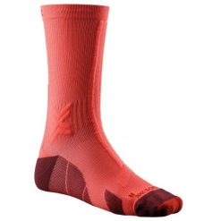 Skarpety do biegania X-Socks Trail Run Discover Crew. Czerwone skarpety XBIONIC, bez wzorów. Za 109.17 zł.