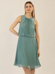 APART Sukienka w kolorze zielonym rozmiar: 38. Zielone sukienki Apart, bez wzorów, bez kołnierzyka, bez ramiączek, midi. Za 217.99 zł.