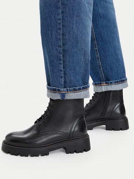 Lasocki Trzewiki CEO-RST-58126-01 Czarny. Czarne botki Lasocki, bez wzorów, ze skóry, bez obcasa, na płaskiej podeszwie, bez zapięcia. Za 279.99 zł.