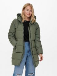 ONLY Płaszcz zimowy 15205369 Zielony Regular Fit. Zielone płaszcze Only, na zimę, m, bez wzorów, z syntetyku, bez kaptura. Za 399.99 zł.