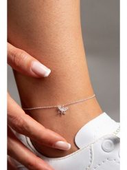Heliophilia Srebrna bransoletka z elementem ozdobnym na kostkę rozmiar: onesize. Szare bransoletki Heliophilia, z cyrkonią, srebrne. Za 48.39 zł.