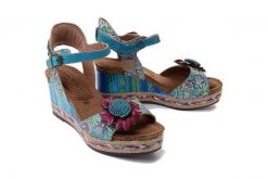 LAURA VITA FACYO 06 CX1198-6 turquoise, sandały damskie. Sandały Laura Vita, bez wzorów, ze skóry, bez obcasa, na koturnie, bez zapięcia. Za 384.90 zł.