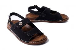 ARTIKER RELAKS 56C0683 czarny, sandały damskie. Czarne sandały Artiker Relaks, bez wzorów, bez obcasa, bez zapięcia. Za 249.90 zł.