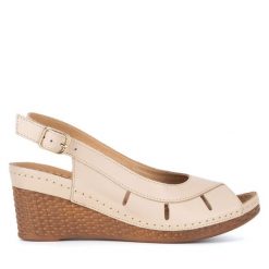 Sandały Lasocki. Brązowe sandały Lasocki, bez wzorów, bez obcasa, na koturnie, bez zapięcia. Za 139.99 zł.