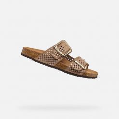 Sandały GEOX D BRIONIA R Brązowy. Czerwone sandały Geox, bez wzorów, z syntetyku, bez obcasa, bez zapięcia. Za 388.99 zł.