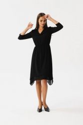 Elegancka zwiewna sukienka szyfonowa asymetryczna czarna. Czarne sukienki Stylove, na imprezę, uniwersalny, bez wzorów, z gumy, eleganckie, z asymetrycznym kołnierzem, bez ramiączek, asymetryczne. Za 379.00 zł.