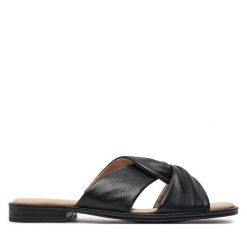 Klapki Caprice. Czarne klapki Caprice, bez wzorów, bez obcasa. Za 179.99 zł.