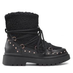 Śniegowce DeeZee. Czarne botki DeeZee, bez wzorów, bez obcasa, na płaskiej podeszwie, bez zapięcia. Za 159.99 zł.