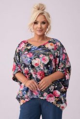 Kimonowa bluzka GABA w wielokolorowy print kwiatów PLUS SIZE XXL LATO. Bluzki Moda Size Plus Iwanek, plus size, bez wzorów, z elastanu, eleganckie, z asymetrycznym kołnierzem, plus size, bez ramiączek. W wyprzedaży za 149.90 zł.