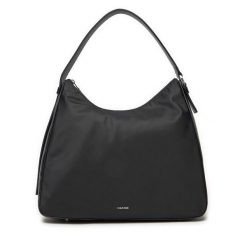 Torebka Calvin Klein. Czarne torebki klasyczne Calvin Klein, bez wzorów, z nylonu, bez dodatków. Za 329.99 zł.