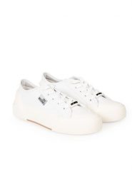 Love Moschino Trampki | JA15012G1LIA0 | Kobieta | Biały. Białe trampki Love Moschino, bez wzorów, ze skóry, bez zapięcia. W wyprzedaży za 499.00 zł.