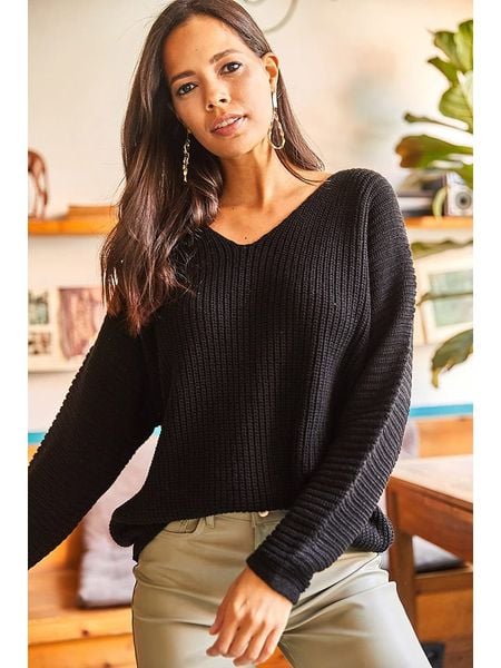 Olalook Sweter w kolorze czarnym rozmiar: onesize. Czarne swetry Olalook, bez wzorów, ze splotem, bez ramiączek. Za 56.79 zł.