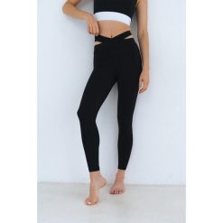 Legginsy do jogi Moonholi Belly Button z długimi nogawkami. Czarne bielizna sportowa MOONHOLI, xl, bez wzorów, długie. Za 259.00 zł.