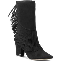 Kozaki SOLO FEMME - 75443-07-C78/000-02-00 Czarny. Czarne kozaki Solo Femme, ze skóry, ze szpiczastym noskiem, bez obcasa, na obcasie, bez zapięcia. Za 439.00 zł.