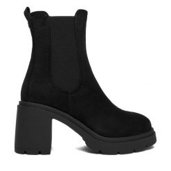 Botki JENNY. Czarne botki Jenny, bez wzorów, bez obcasa, na słupku, bez zapięcia. Za 179.99 zł.