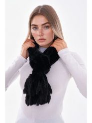 Lucky Bees Szal w kolorze czarnym - 106 x 15 cm rozmiar: onesize. Czarne szaliki Lucky Bees, bez wzorów, z futra. Za 100.04 zł.