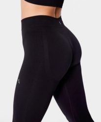 Legginsy bezszwowe z push-up dla kobiet na siłownię Carpatree Eris. Niebieskie legginsy Carpatree, xs, bez wzorów, z dzianiny, na fitness i siłownię. Za 175.99 zł.