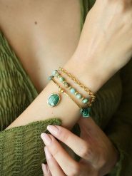 L'Atelier de Gaia Pozłacana bransoletka z elementami ozdobnymi rozmiar: onesize. Zielone bransoletki L'Atelier de Gaia, z malachitem, pozłacane. Za 87.81 zł.