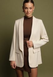 Beżowa Marynarka o Pudełkowym Kroju z Ozdobnymi Klapami Clawira. Brązowe marynarki i żakiety Born2be, l, bez wzorów, z jeansu, biznesowe. Za 139.99 zł.