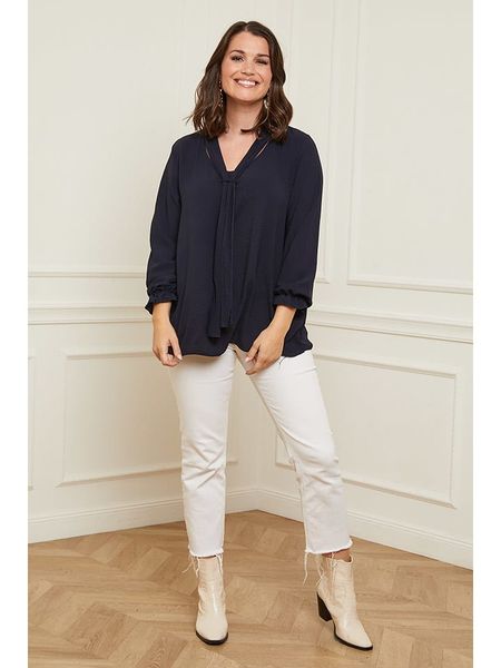 Curvy Lady Bluzka w kolorze granatowym rozmiar: 44/46. Niebieskie bluzki Curvy Lady, bez wzorów, klasyczne, bez kołnierzyka, bez ramiączek. Za 74.28 zł.