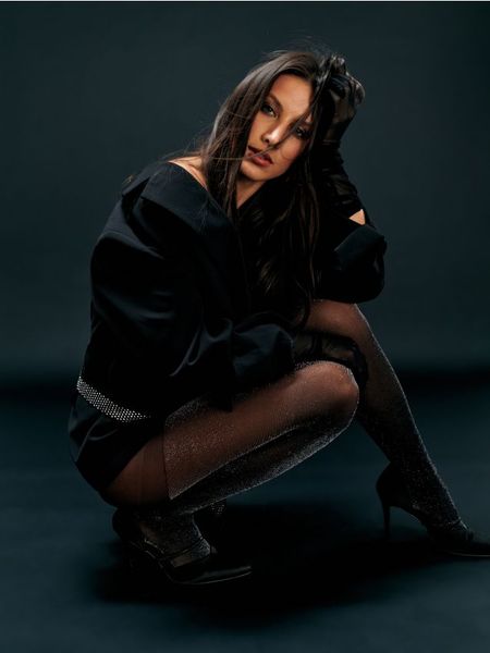 Rajstopy - czarny. Czarne rajstopy i pończochy Sinsay, bez wzorów. W wyprzedaży za 7.99 zł.