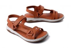 ARTIKER RELAKS 54C0602 brązowy, sandały damskie. Brązowe sandały Artiker Relaks, bez wzorów, bez obcasa, na płaskiej podeszwie, bez zapięcia. Za 219.90 zł.