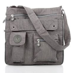 Raportówka szara BAGSTREET SP-05-GR. Szare torebki klasyczne Bag Street, bez wzorów, z materiału, na ramię, duże, bez dodatków. Za 85.49 zł.
