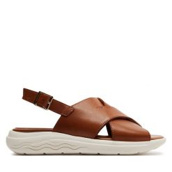 Sandały Geox. Żółte sandały Geox, bez wzorów, bez obcasa, na płaskiej podeszwie, bez zapięcia. Za 309.99 zł.
