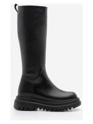 Trendyol Kozaki w kolorze czarnym rozmiar: 36. Czarne kozaki Trendyol, na zimę, bez obcasa, bez zapięcia. Za 426.99 zł.