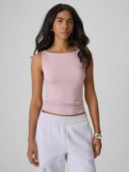 4F Top slim z modalem damski - różowy XL. Czerwone topy 4f, xl, bez wzorów, z dzianiny, bez kołnierzyka, bez ramiączek. Za 49.99 zł.
