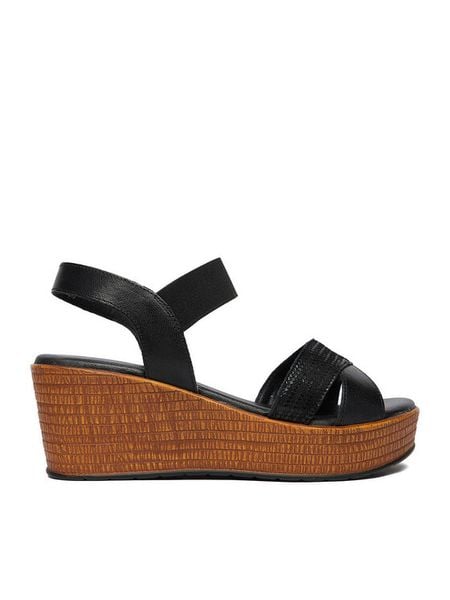 Lasocki Sandały CEO-WI16-NYASA-04 Czarny. Czarne sandały Lasocki, bez wzorów, ze skóry, bez obcasa, na koturnie, bez zapięcia. Za 179.99 zł.