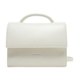 Torebka Calvin Klein. Torebki klasyczne Calvin Klein, bez wzorów, bez dodatków. Za 399.99 zł.