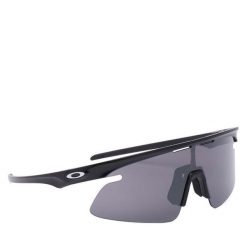 Okulary przeciwsłoneczne Oakley. Czarne okulary przeciwsłoneczne Oakley, bez wzorów. Za 949.99 zł.