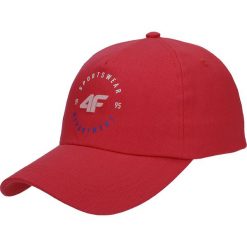 Czapka z daszkiem damska CAD302 - czerwony. Czapki 4f. W wyprzedaży za 19.99 zł.