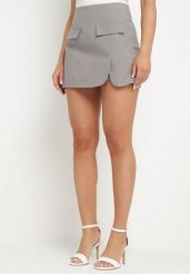 Szare Spódnico-Szorty z Wysokim Stanem i Imitacją Kieszeni w Stylu Utility Olirilis. Szare szorty Born2be, bez wzorów, z podwyższonym stanem. Za 129.99 zł.